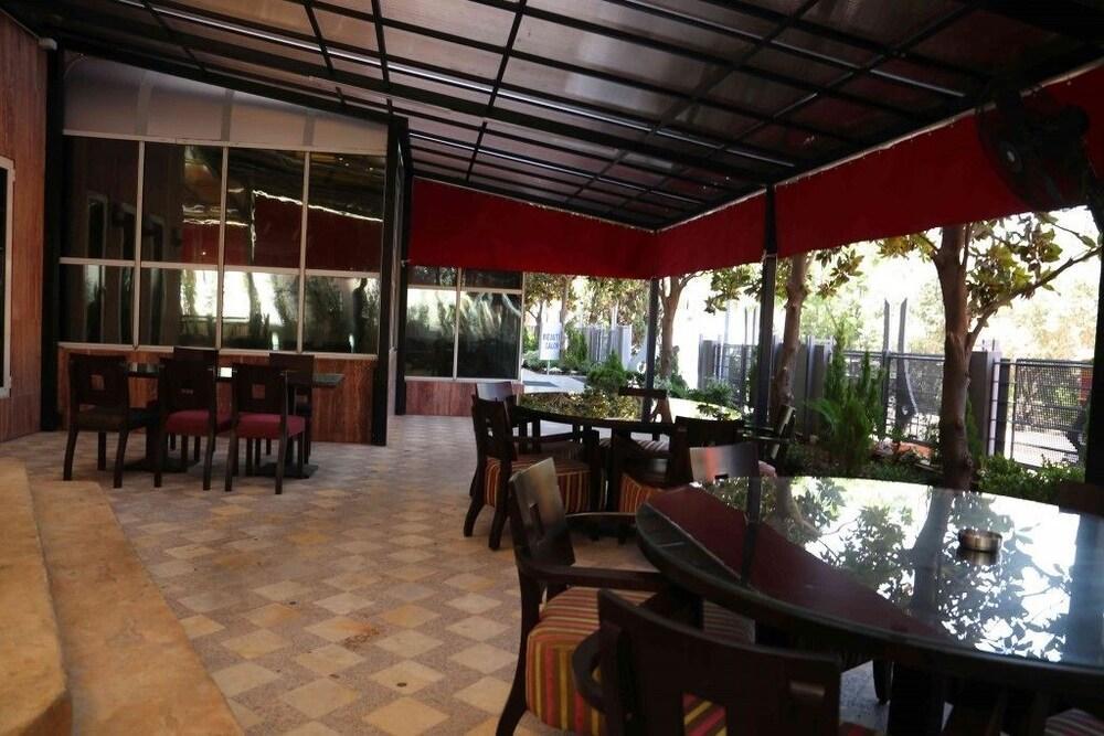 Dolls Hotel By Eurostars (Adults Only) Jounieh Exterior foto